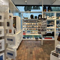 Fundació Joan Miró, Barcelona - Museum souvenir store