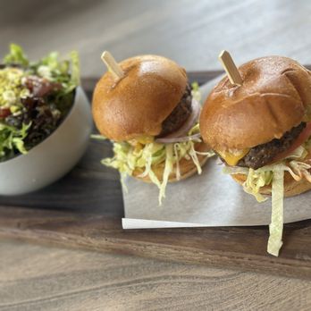 Junior Restaurant  - Wagyu Sliders - Lounges Near Me - Roseville, California