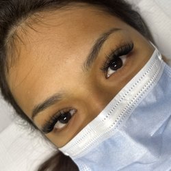 Natural wispy lash extensions with diosa artistry