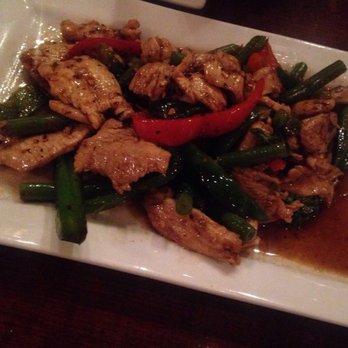 Royal Thai - Sliced chicken with brown fried rice - Thai Near Me - Dallas, Texas