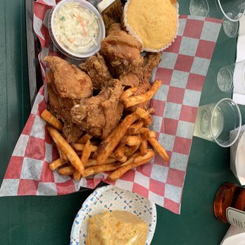 Commander Cody's Seafood - fried chicken and fries - Seafood Near Me - Shelter Island, New York