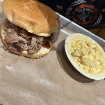 Albert G's Barbecue Tulsa Hills - Barbeque Near Me - Tulsa, Oklahoma