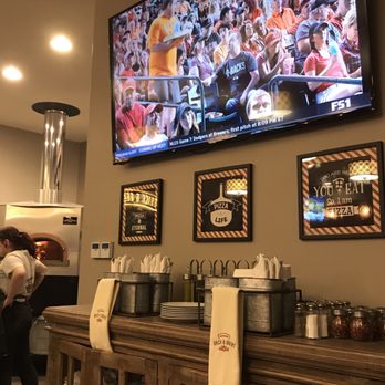 Brick and Brews - Pizza Near Me - Magnolia, Texas