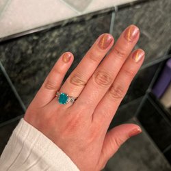 [ p H 7 ] Nails & Sugaring