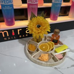 Mira Nail Bar - PEDI ON THE BEACH PEDICURE - Fresh & Juicy
