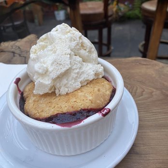 Drift Inn - Marionberry cobbler - New American Near Me - Yachats, Oregon