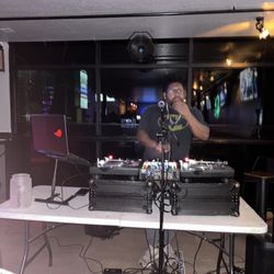 90 Proof Bar & Grill - Live music