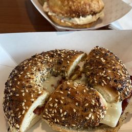 Everything bagel Everything bagel