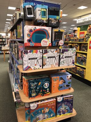 Barnes & Noble by null