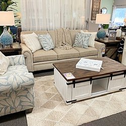 Hennick's Furniture & Sleep Center