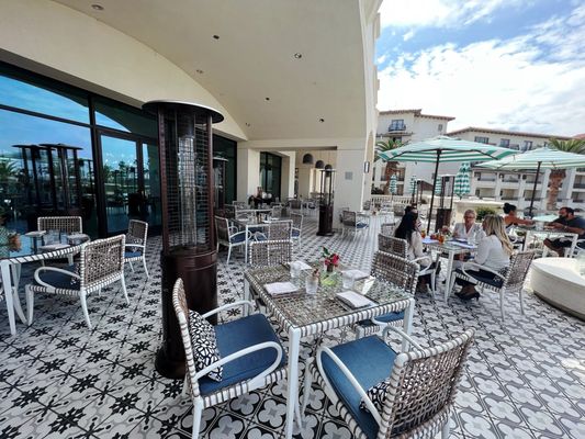 AVEO Table + Bar by null