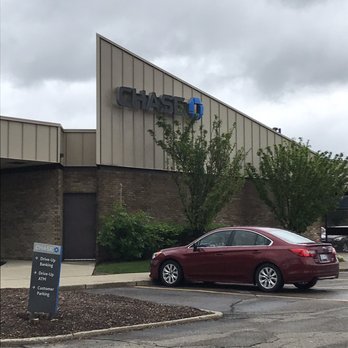 Chase Bank - Located in front of Lakeside Mall, off of Hall Rd. - Banks & Credit Unions Near Me - Sterling Heights, Michigan