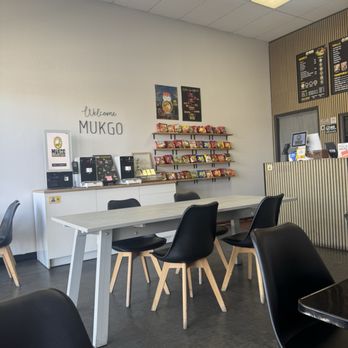 MUKGO - Inside area - Sushi Bars Near Me - Santa Clarita, California