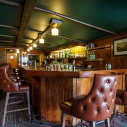Old Piney Dell Restaurant & Bar