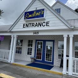 Emiline's Antiques & Collectibles Mall - Store front