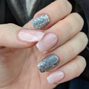 Venus Nails - Dip manicure with gel top coat, by Tom - Nail Salons Near Me - Spokane, Washington