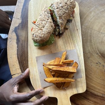 The Green Place - Vegetable sandwich & sweet potato fries - Vegan Near Me - Puerto Vallarta, JAL