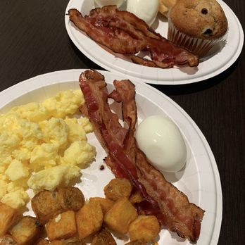 Home2 Suites by Hilton Corona - Nice little breakfast for my kids - Hotels Near Me - Corona, California