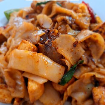 Yu De Thai Restaurant - The drunken noodles with tofu is so dang yummy - Thai Near Me - Sparks, Nevada Yu De Thai Restaurant - The drunken noodles with tofu is so dang yummy - Thai Near Me - Sparks, Nevada