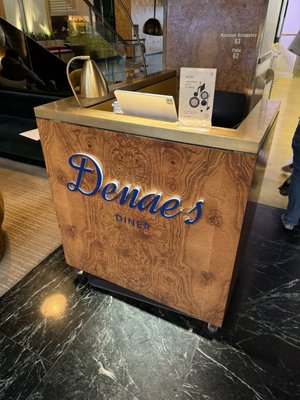 Denae’s Diner by null