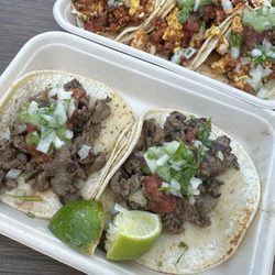 Tacos 916 - Carne asada and breakfast tacos