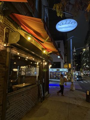 Vezzo NYC Thin Crust Pizza by null