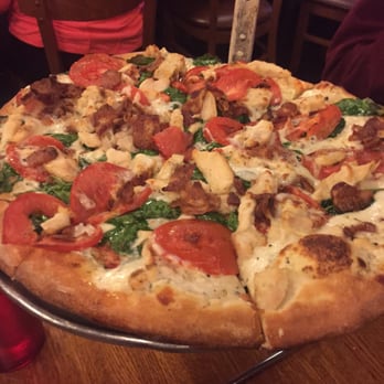 Giovanni's - White sauce pizza- super good - Pizza Near Me - Mammoth Lakes, California Giovanni's - White sauce pizza- super good - Pizza Near Me - Mammoth Lakes, California