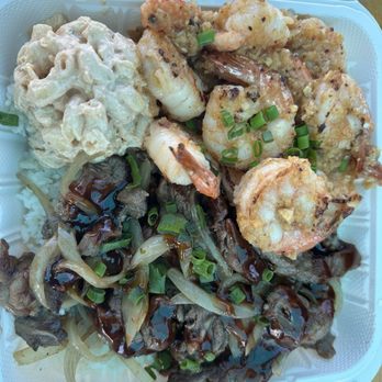 Da Bald Guy - Chopped beef, garlic shrimp - Food Trucks Near Me - Kahuku, Hawaii