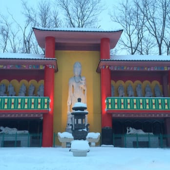 Ten Thousand Buddhas Sarira Stupa - Just Walking around - Buddhist Temples Near Me - Niagara Falls, Ontario Ten Thousand Buddhas Sarira Stupa - Just Walking around - Buddhist Temples Near Me - Niagara Falls, Ontario