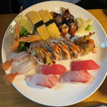Bento Box - Nigri: (from top) tamago, unagi, maguro, hamachi, ama ebi, complimentary tempura shrimp heads, around a spider roll - Japanese Near Me - Woodinville, Washington Bento Box - Nigri: (from top) tamago, unagi, maguro, hamachi, ama ebi, complimentary tempura shrimp heads, around a spider roll - Japanese Near Me - Woodinville, Washington