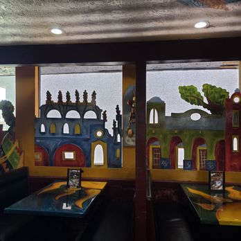 Salsa & Beer - Painted walls/windowa - Mexican Near Me - Van Nuys, California Salsa & Beer - Painted walls/windowa - Mexican Near Me - Van Nuys, California