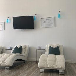 Lounge area! Lounge area!
