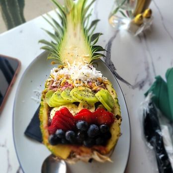 Breakfast At Barneys - Açaí Bowl - Breakfast & Brunch Near Me - Atlanta, Georgia