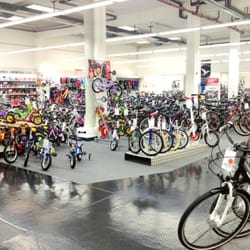 MEGA Bike - Eine der beiden Verkaufshallen nach dem Umbau Mitte 2013