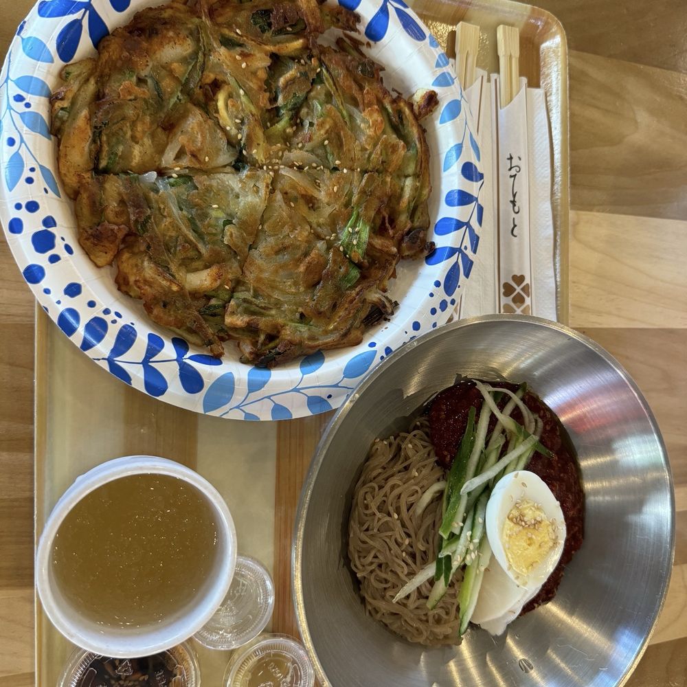 Seafood pancake and bibingnangmyyn Seafood pancake and bibingnangmyyn