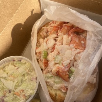 DJ’s Clam Shack - Overstuffed lobster roll - Seafood Near Me - Wantagh, New York