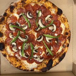 Matteo’s Artisian Pizza