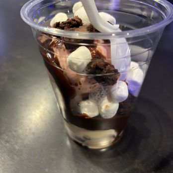Legends Cafe & Creamery - Create your own sundae - Cafes Near Me - San Francisco, California