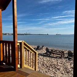 The Beach House - Beachfront porch