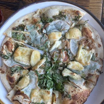 Bacari GDL - Asian pear and Asian Pear & Brie Pizza - Mediterranean Near Me - Glendale, California