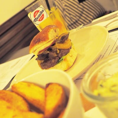 Mozaika Burger & Co. by null
