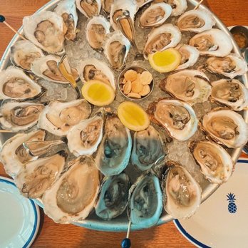 Hudson House - oysters - American Near Me - Dallas, Texas