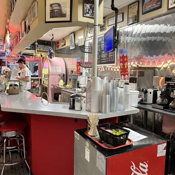 Chaps Ice Cream - the interior of a diner - Ice Cream & Frozen Yogurt Near Me - Charlottesville, Virginia