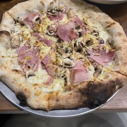 Prosciutto Gouda Pizza