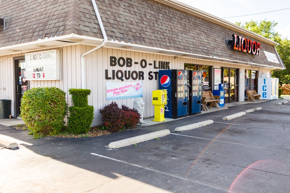 Bob-O-Link Liquor Logo