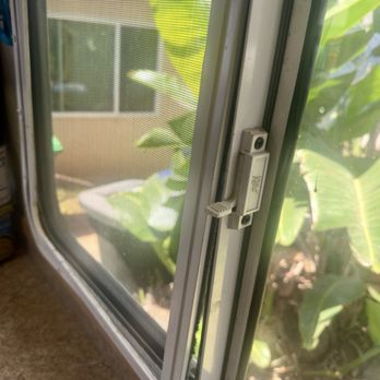 RV Glass Brothers - Screen can't slide into groove.... Falls out - RV Repair Near Me RV Glass Brothers - Screen can't slide into groove.... Falls out - RV Repair Near Me
