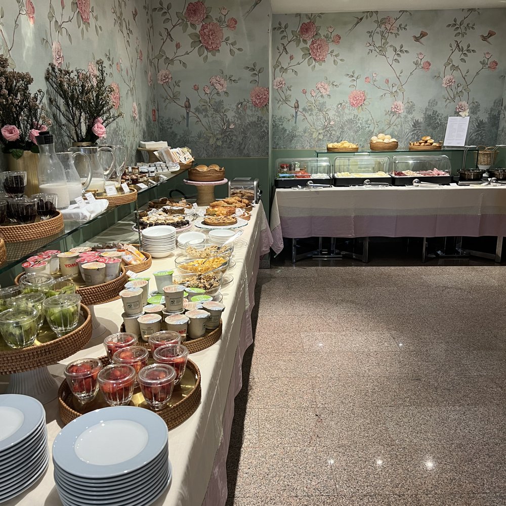 Hotel Gran Duca Di York - And more breakfast.... - Hotels Near Me - Milan, Michigan Hotel Gran Duca Di York - And more breakfast.... - Hotels Near Me - Milan, Michigan
