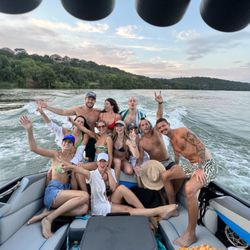 Austin Boat Adventures - Grab your favorite crew and live life on the lake for the day