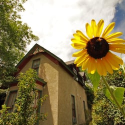 Pansy's Parlor Bed & Breakfast - Front of Pansy's Parlor July 2012