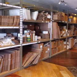 Box World Shipping Center